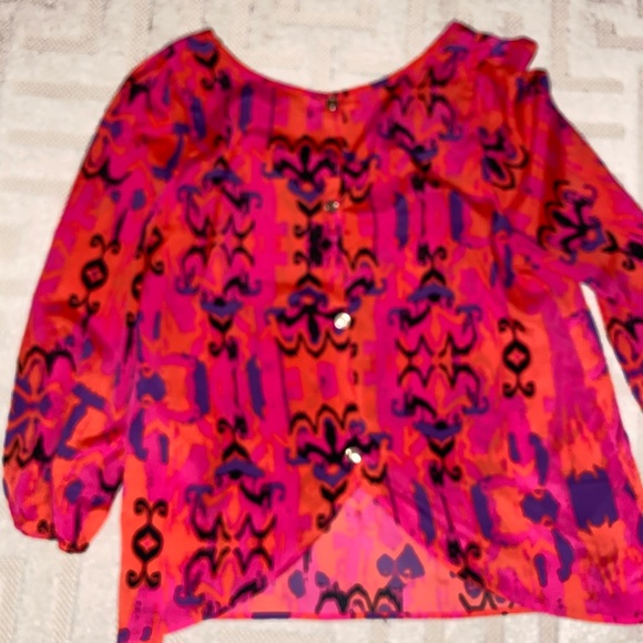 Cool, blouse, button back - Picture 2 of 3